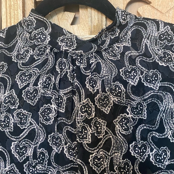 Rebecca Taylor Silk dress w grosgrain ribbon waist.  Pattern of heart flowers - Picture 4 of 9